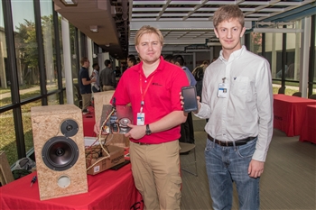 Intern DIY plug-and-play wireless audio system Intern DIY plug-and-play wireless audio system